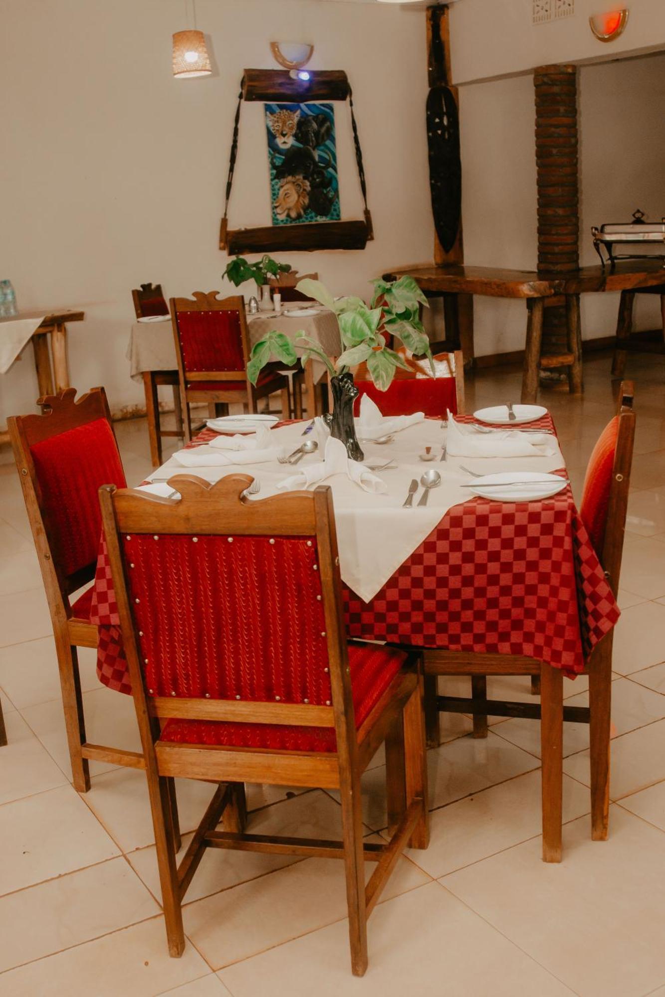 Ngorongoro Camp And Lodge Карату Экстерьер фото
