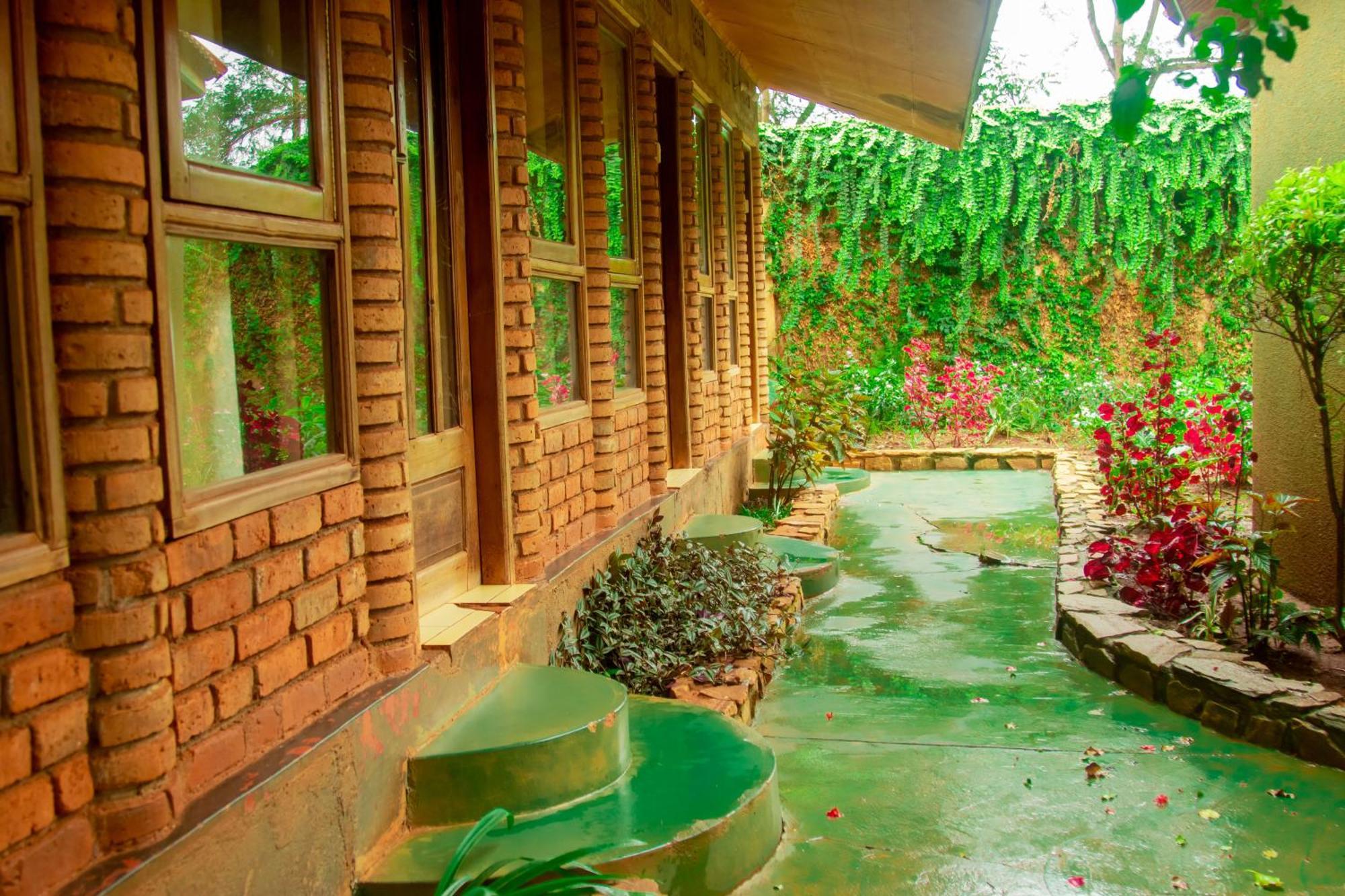 Ngorongoro Camp And Lodge Карату Экстерьер фото