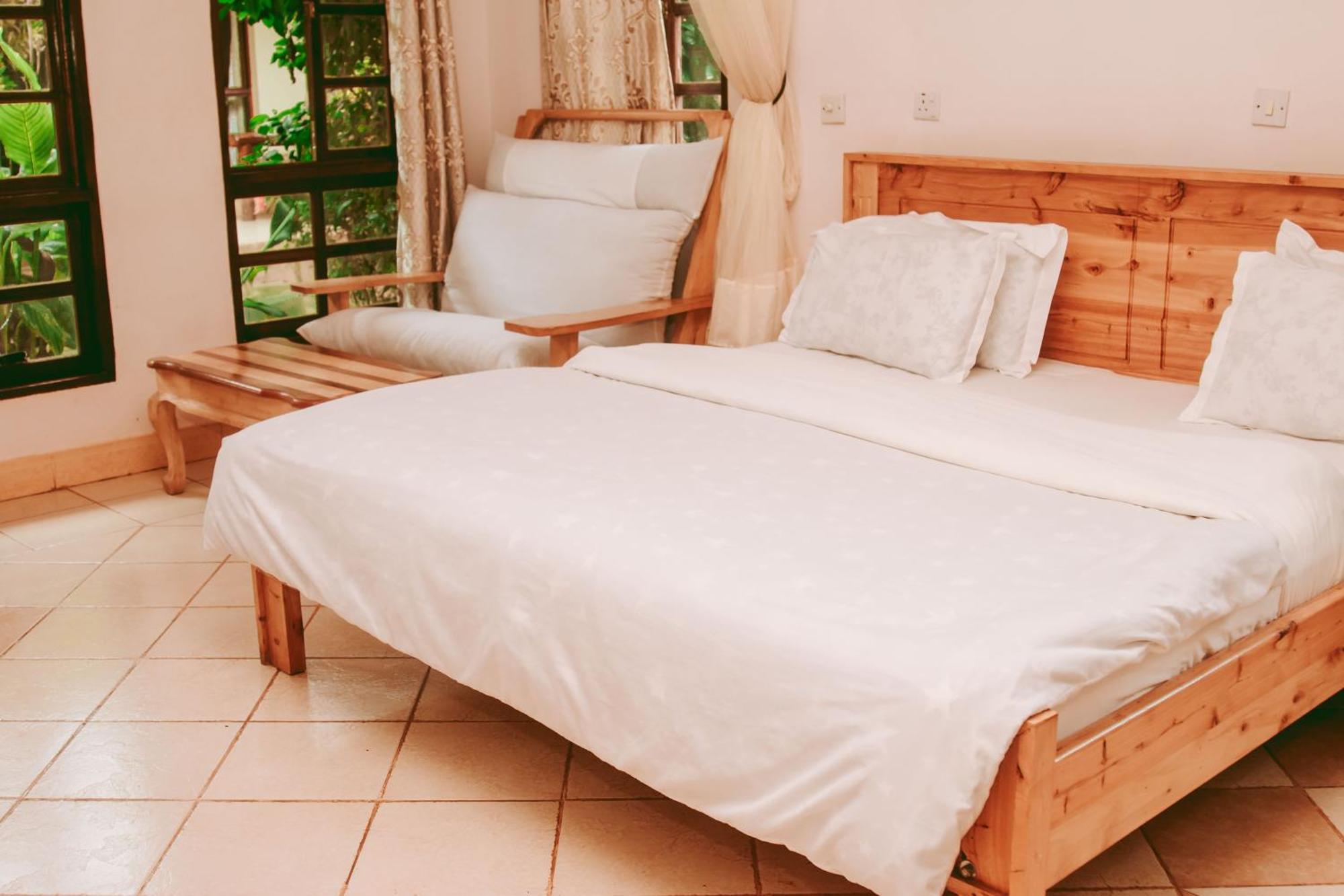Ngorongoro Camp And Lodge Карату Экстерьер фото