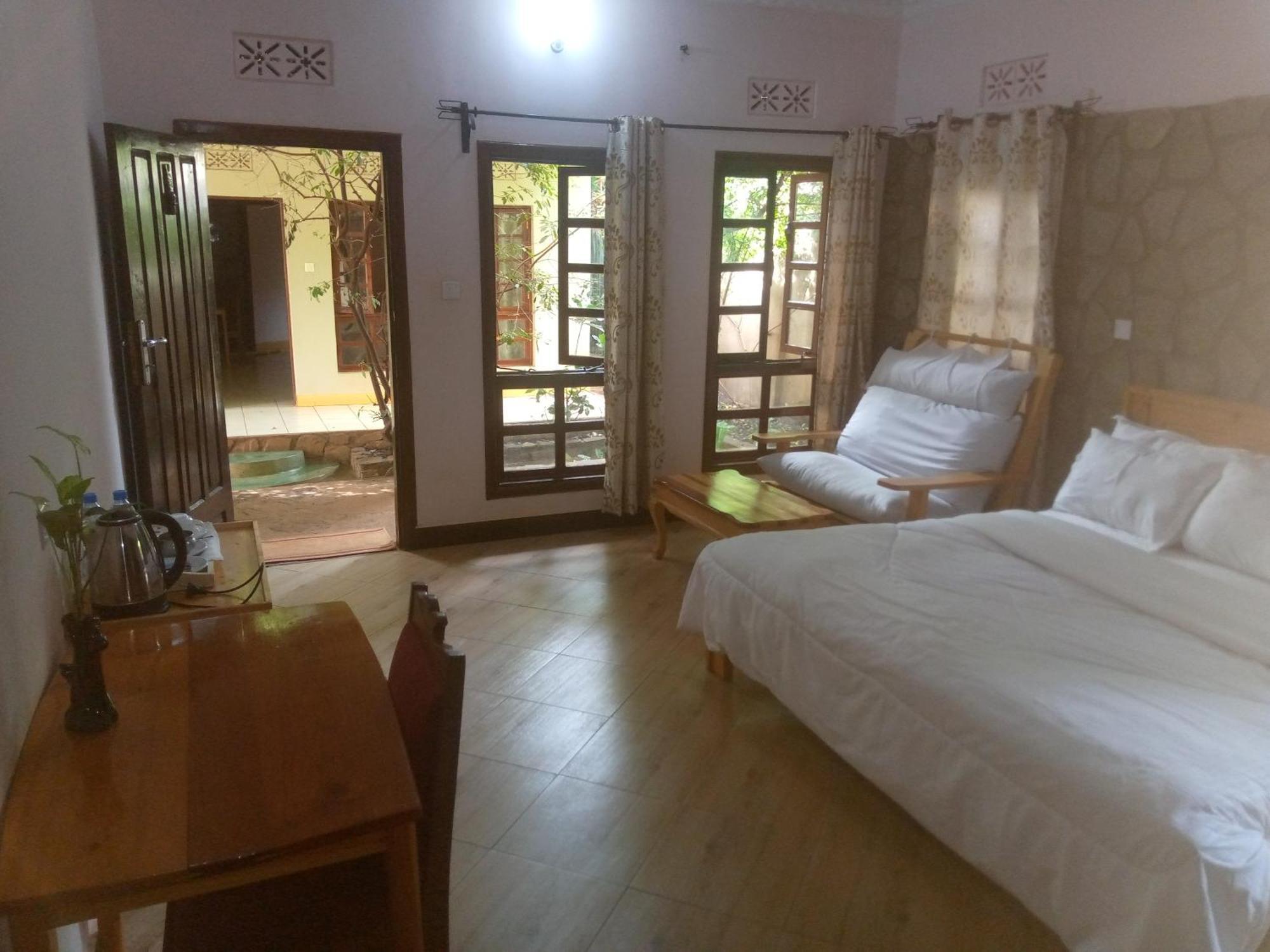 Ngorongoro Camp And Lodge Карату Экстерьер фото
