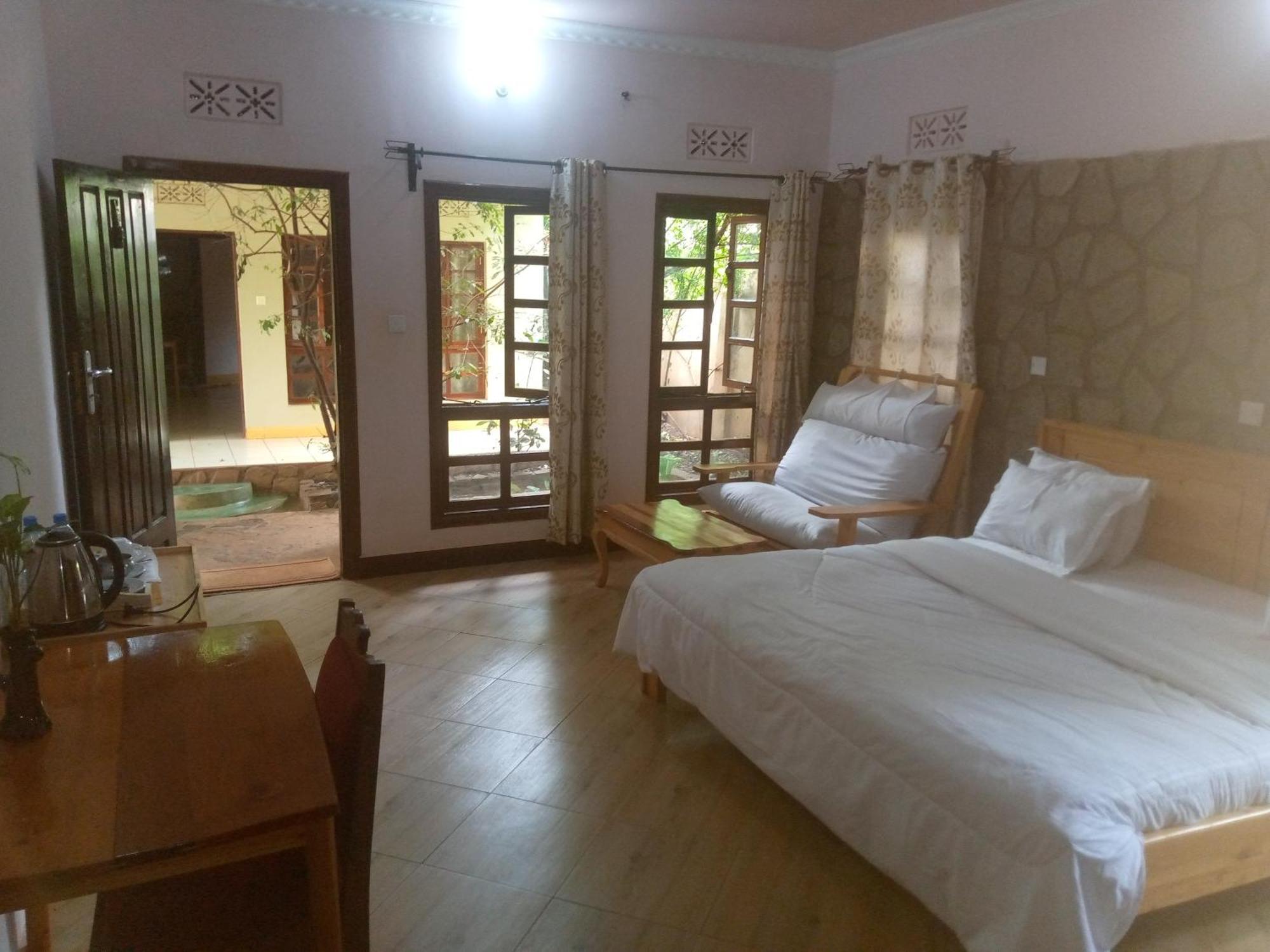 Ngorongoro Camp And Lodge Карату Экстерьер фото